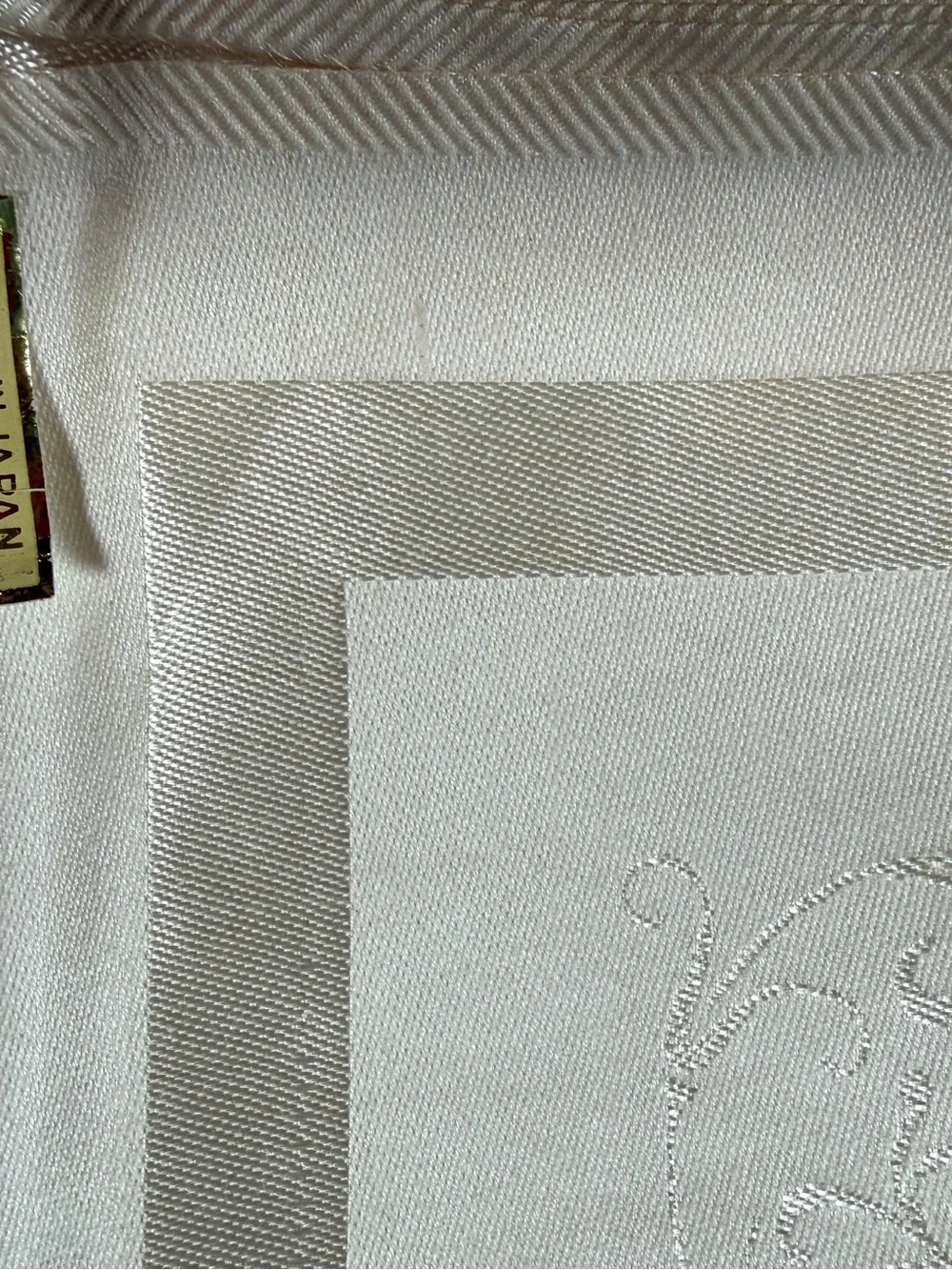 Damask elegant cream